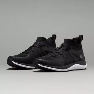 LIKE NEW Lululemon Women's Chargefeel Mid Shoe Size 7 Black